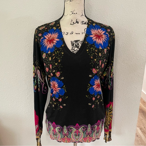 Etro Black top with Blue and Pink Floral Design - Picture 4 of 15